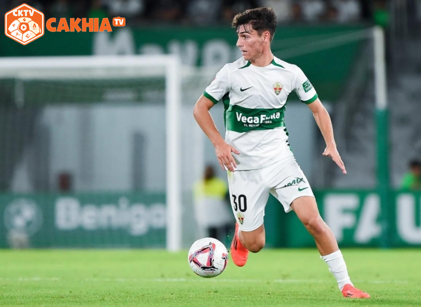 Real Madrid nhắm đến Rodrigo Mendoza.